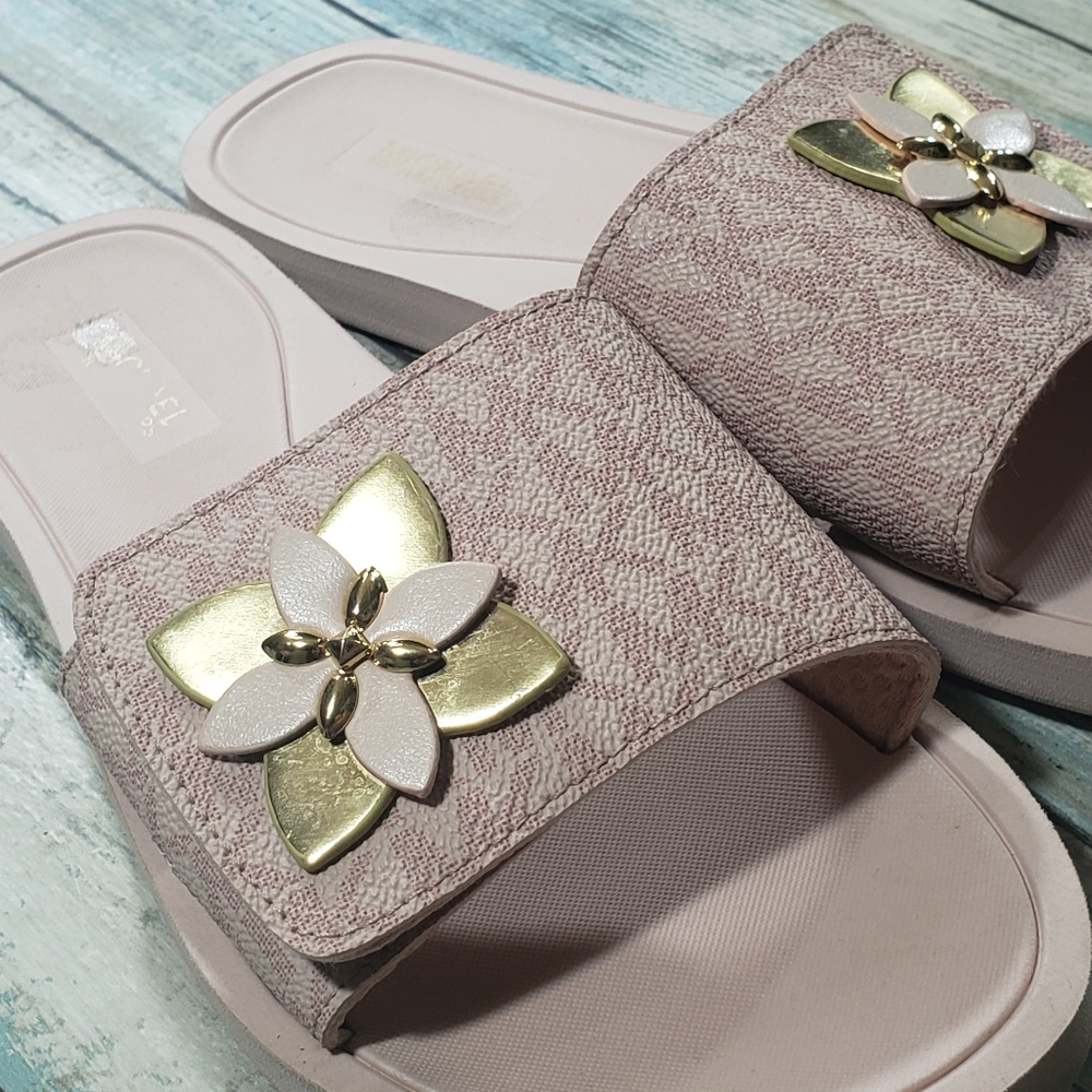 Michael Kors Logo FLORAL Sandals. - Picture 4 of 10